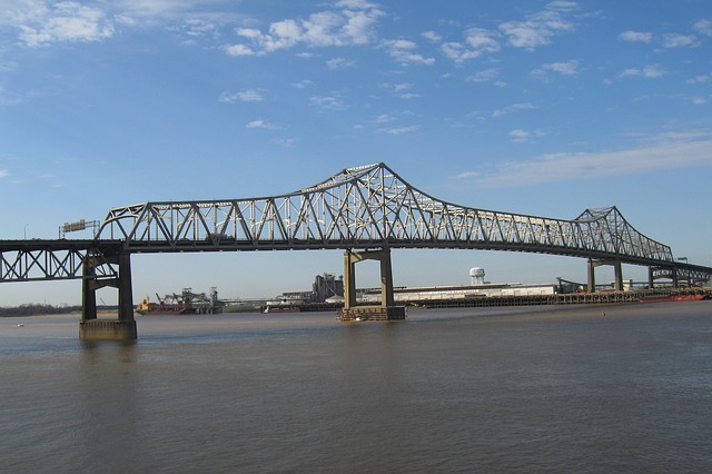 gorgeous view of Mississippi River and brudge